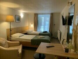 Двухместный с 2 односпальными кроватями (эконом) с собственной ванной комнатой за пределами номера, Мини-отель Pushkinskaya 8 Mini Hotel, Санкт-Петербург