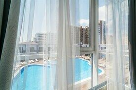 DELUX 3х-комнатный с видом на бассейн, Отель Grand Sapphire Hotel, Анапа