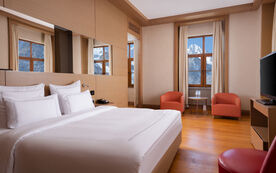 Улучшенный  Улучшенный Люкс с одной спальней и гостиной, Отель Ibis Styles Krasnaya Polyana, Эстосадок