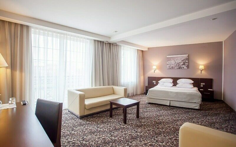 Представительский 2-местный (вид на город)