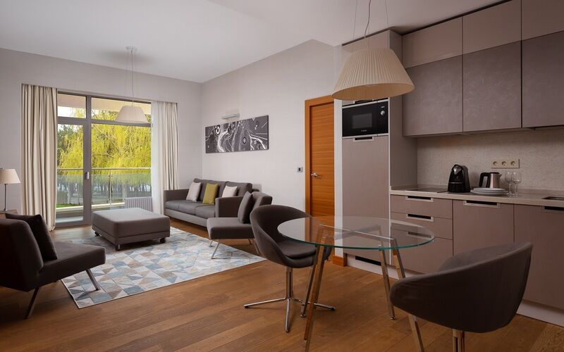 Люкс Бунгало 2-местный 2-комнатный (с видом на сад, с кухней)