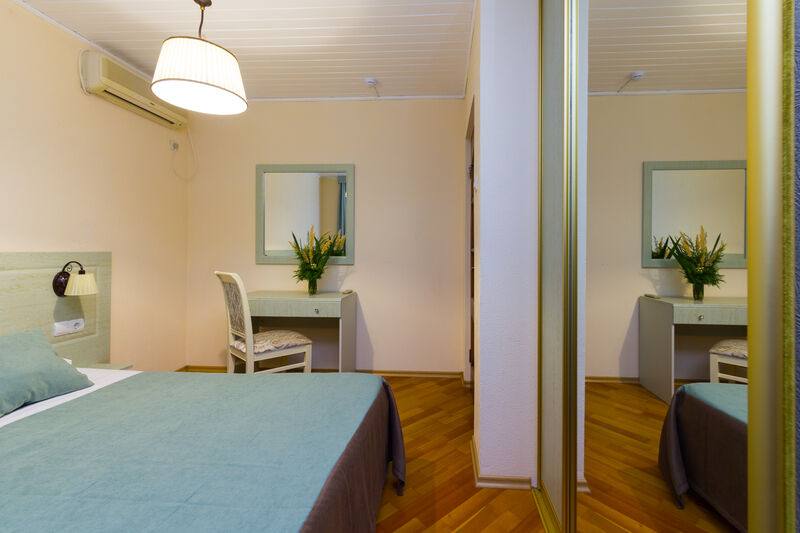 Коттедж 8-местный