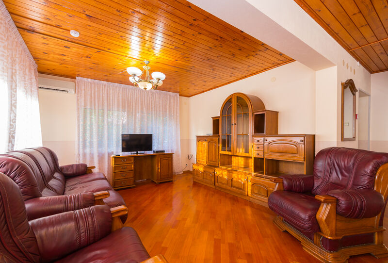 Коттедж 8-местный