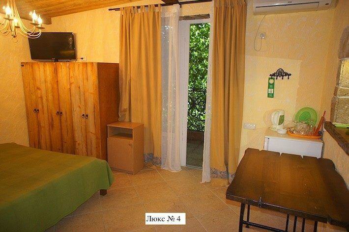 Люкс 4-местный 2-комнатный №4