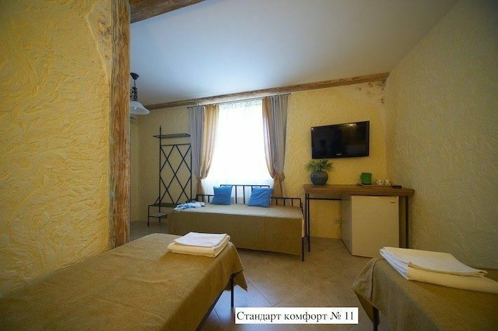 Стандартный Улучшенный 3-местный 1-комнатный №11