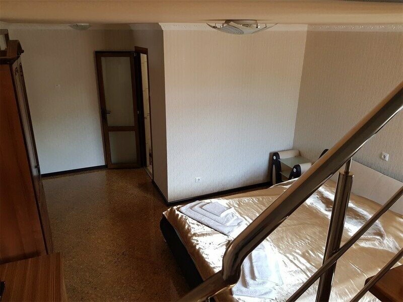 Стандартный 2-местный 2-уровневый (с видом на бассейн)