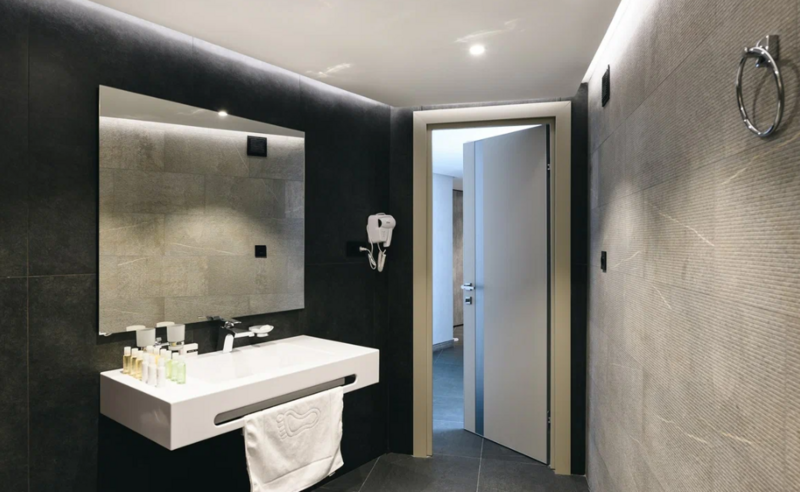 Люкс 4-местный 3-комнатный