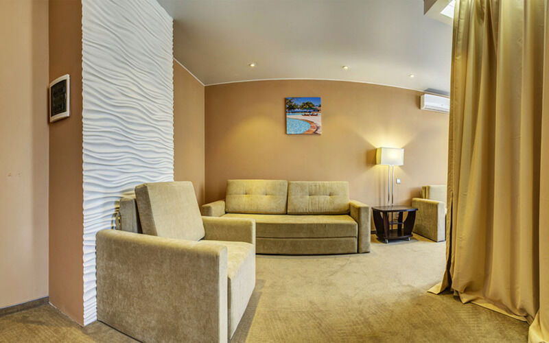 Люкс 4-местный 2-комнатный