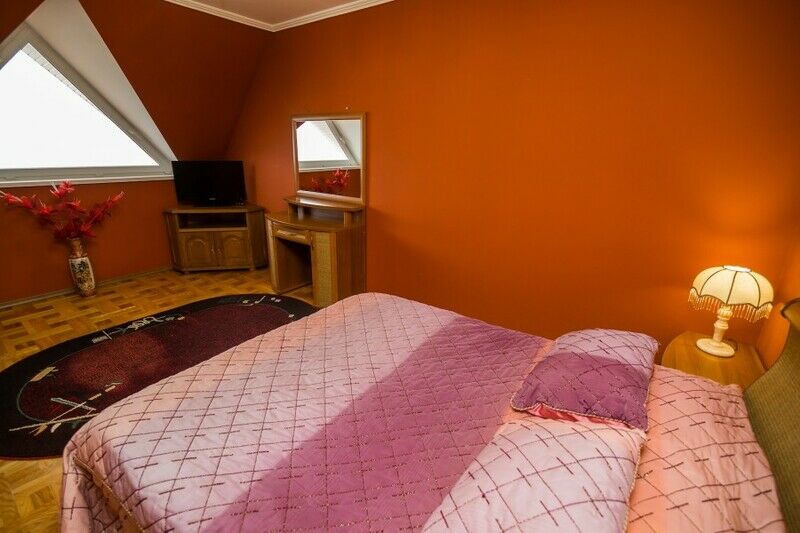 Улучшенный-люкс-с-кроватью-размера-king-size3