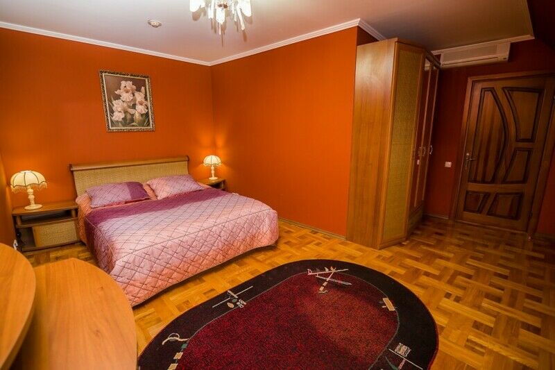 Улучшенный-люкс-с-кроватью-размера-king-size4