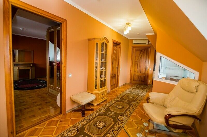 Улучшенный-люкс-с-кроватью-размера-king-size5