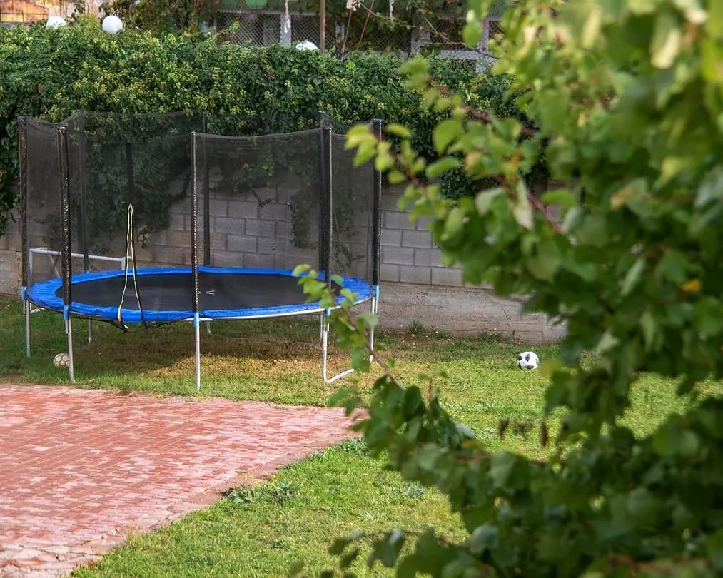 Территория. Батут | Березка Юг, Крым
