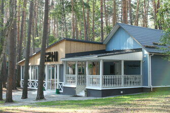 Лесной отель Ежи