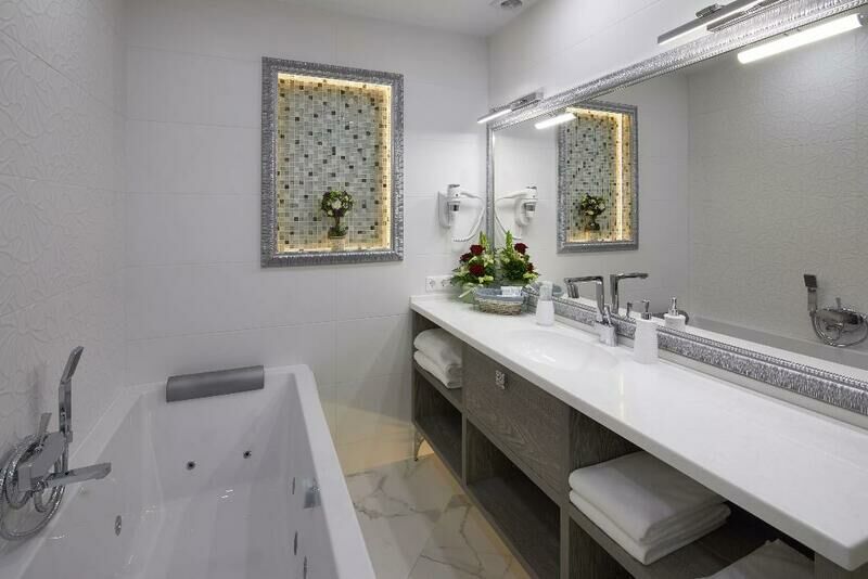 Люкс 2-местный 2-комнатный (с камином)