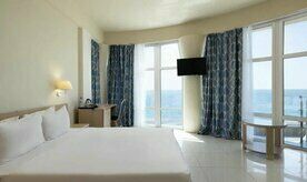 Люкс 2-местный с террасой и видом на море, Отель LAZUR BEACH BY STELLAR HOTELS, Адлер