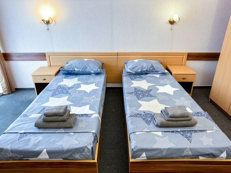 Делюкс 2-местный (с балконом, 2 корпус, 2-3 этаж)