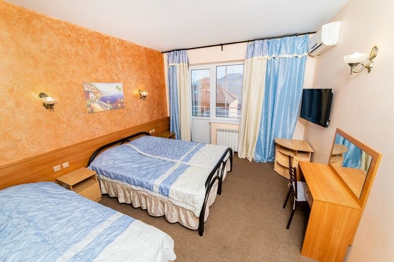 Стандартный 3-местный (с балконом)