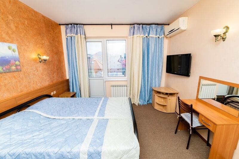 Стандартный 3-местный (с балконом)