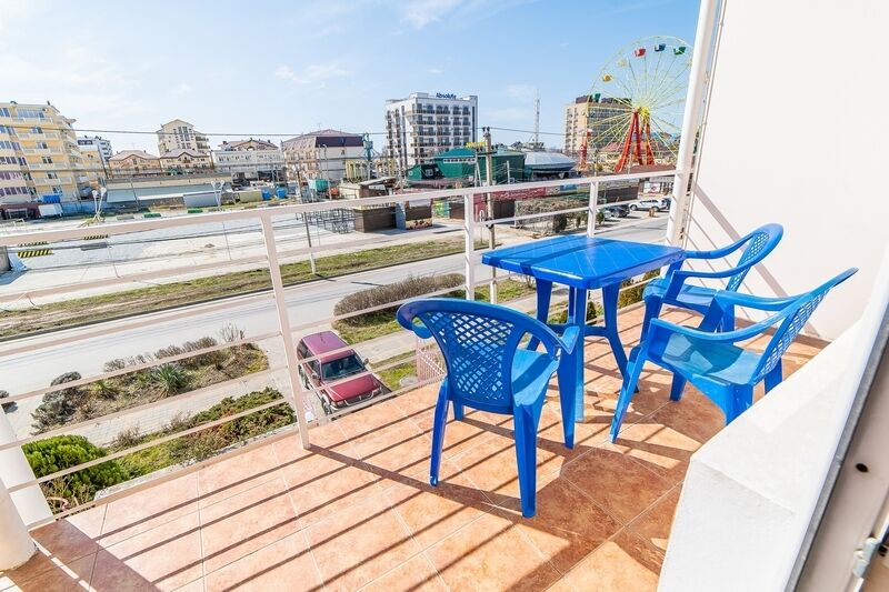 Стандартный 3-местный (с балконом)