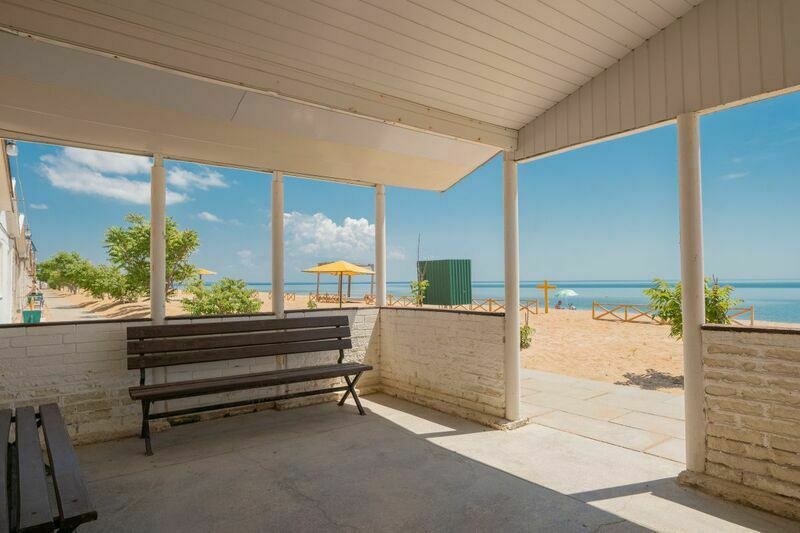 Домик 2-местный каменный (с верандой)