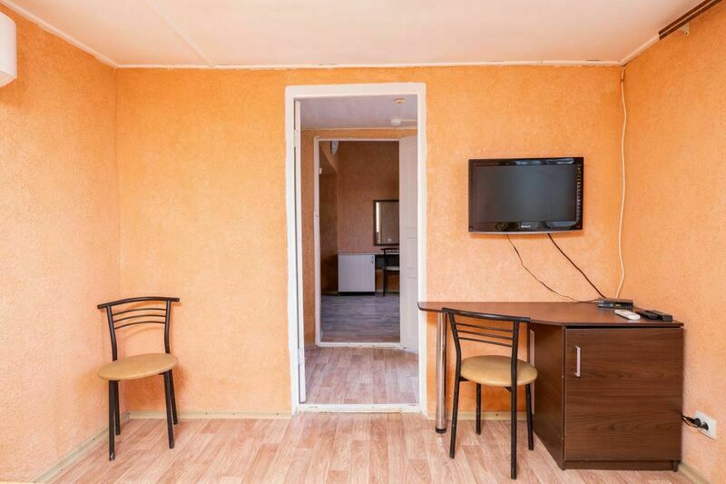 Домик 4-местный 2-комнатный каменный (с видом на море)