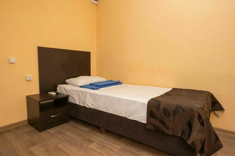 Домик 5-местный 4-комнатный каменный «Санвиль» (с верандой)