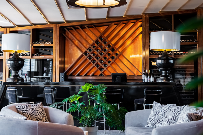 Винный бар W&R lounge