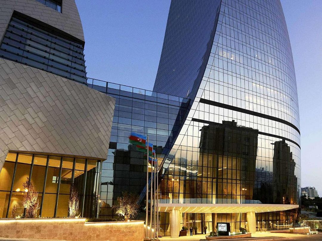 Фасад | Fairmont Hotel at Flame Towers, Бакинский экономический округ