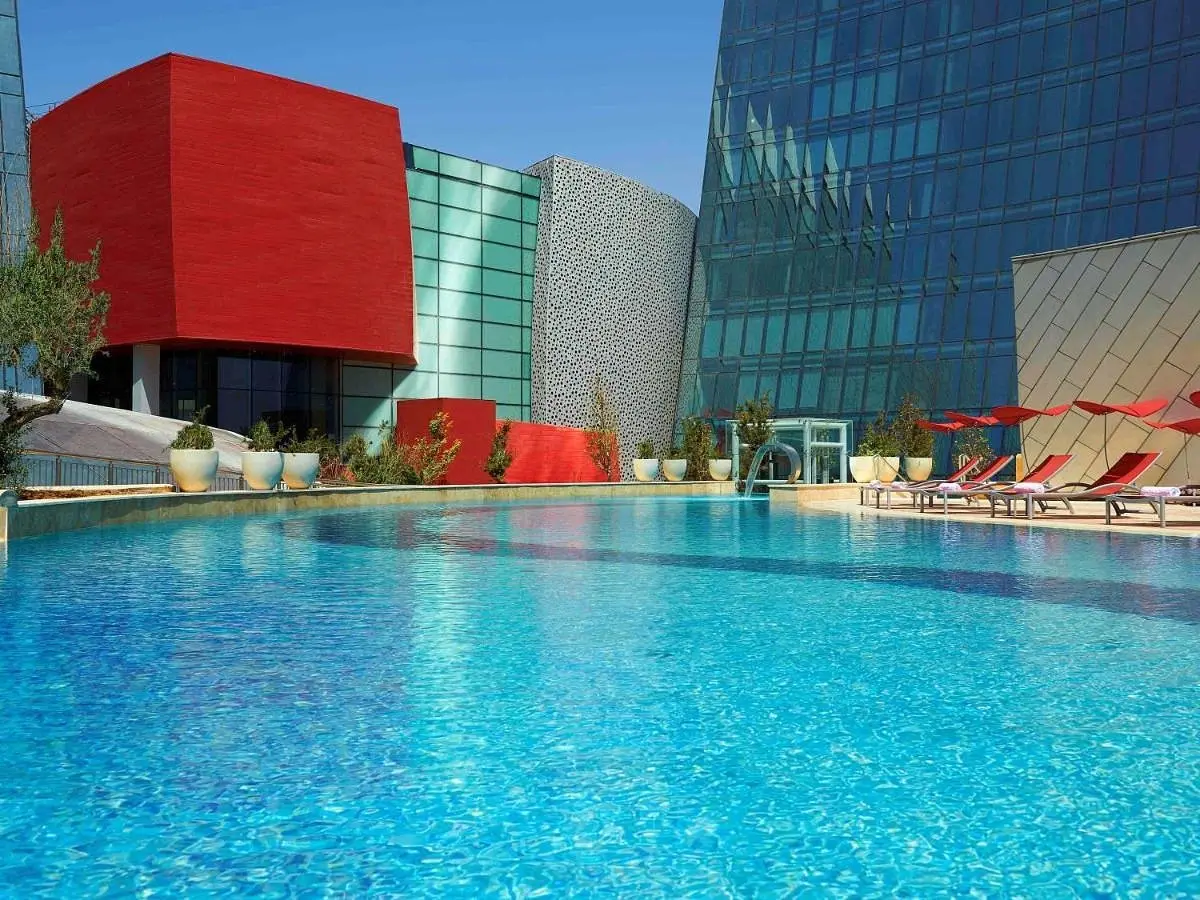 Бассейн | Fairmont Hotel at Flame Towers, Бакинский экономический округ