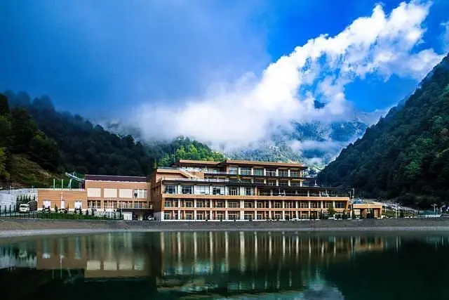 Отель Qafqaz Tufandag Mountain Hotel, Габала, Габалинский район