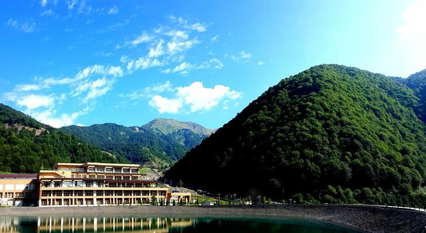 Фасад | Qafqaz Tufandag Mountain Hotel, Габалинский район