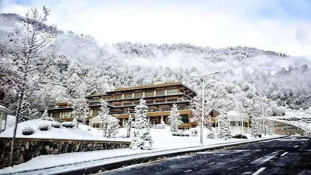 Фасад | Qafqaz Tufandag Mountain Hotel, Габалинский район
