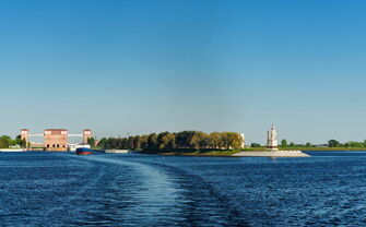 Рыбинское водохранилище, шлюз