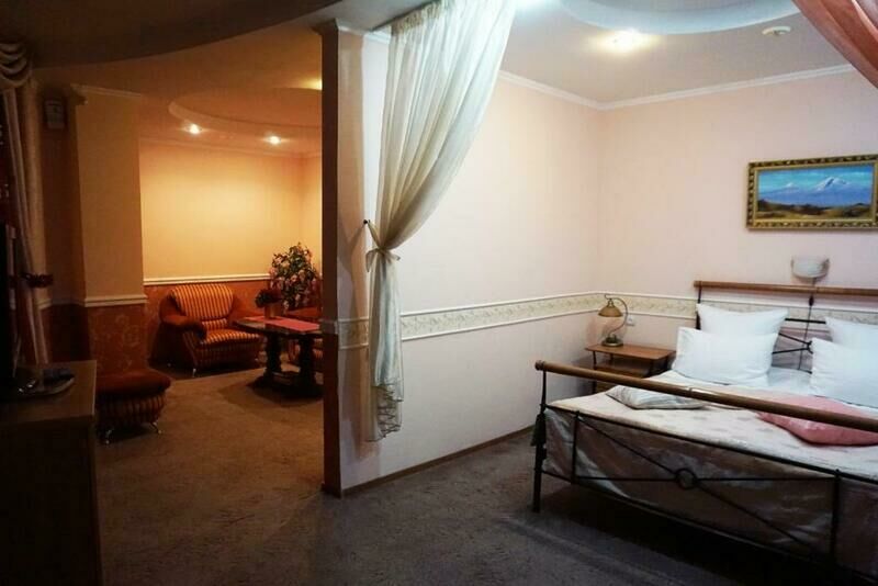 Студио 4-местный