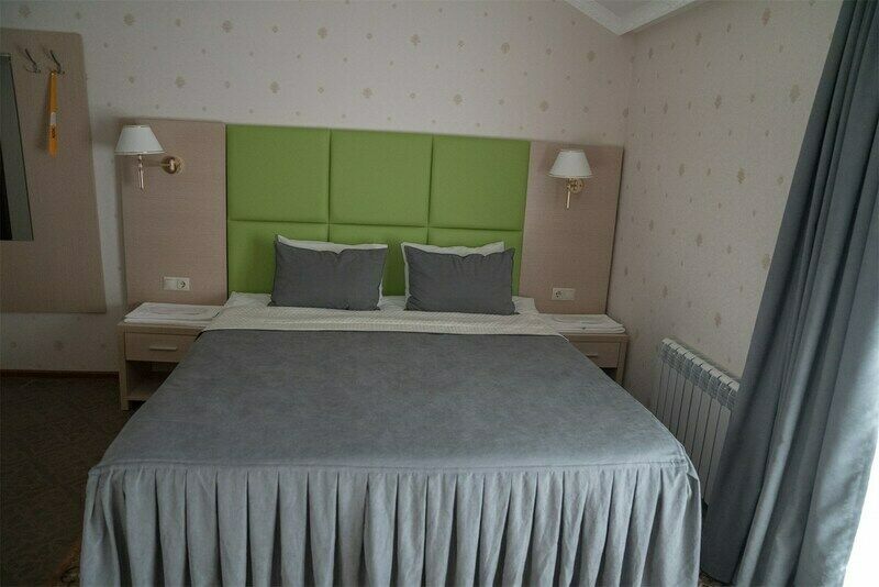 Стандартный 3-местный (с видом на горы)