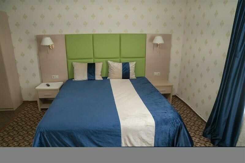 Стандартный 4-местный (с видом на горы)