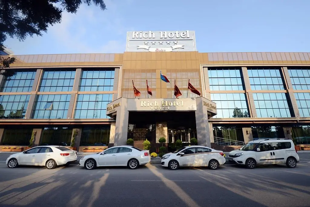 Отель Wyndham Hotel Baku (бывш. Rich Hotel), Баку, Бакинский экономический округ