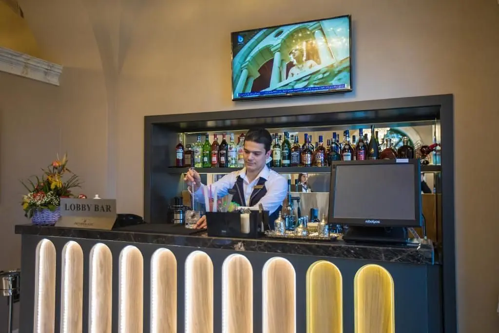 Бар | Promenade Hotel, Бакинский экономический округ