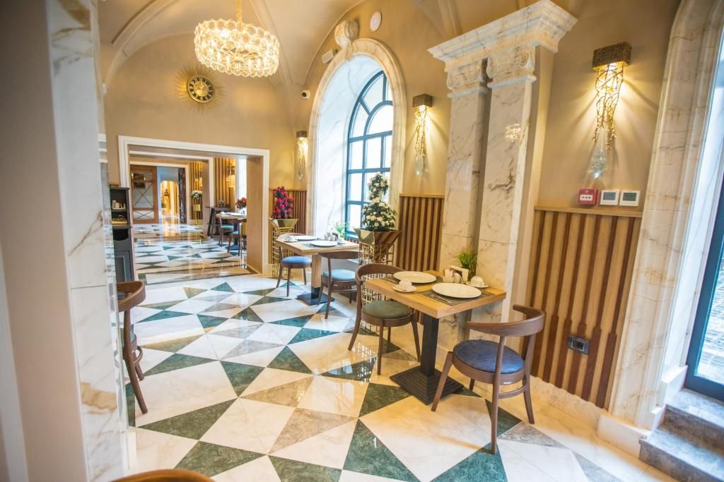 Холл | Promenade Hotel, Бакинский экономический округ