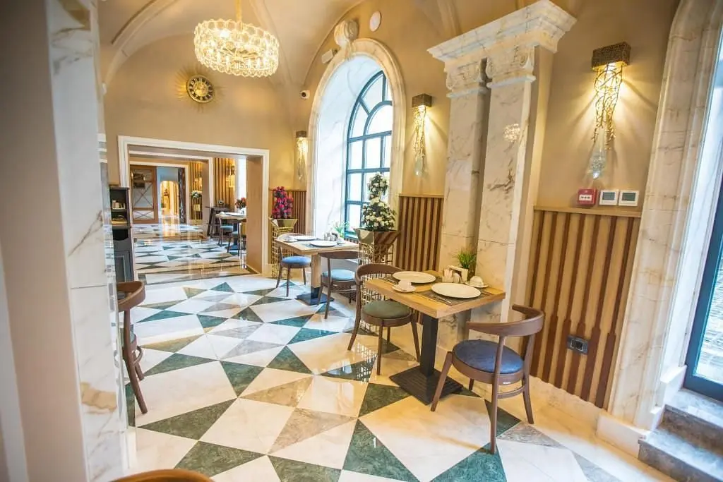 Холл | Promenade Hotel, Бакинский экономический округ