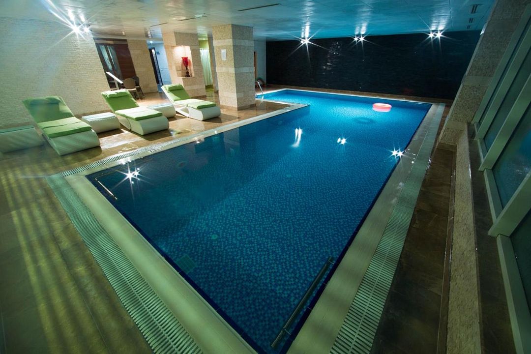 Бассейн | Point Hotel Baku, Бакинский экономический округ