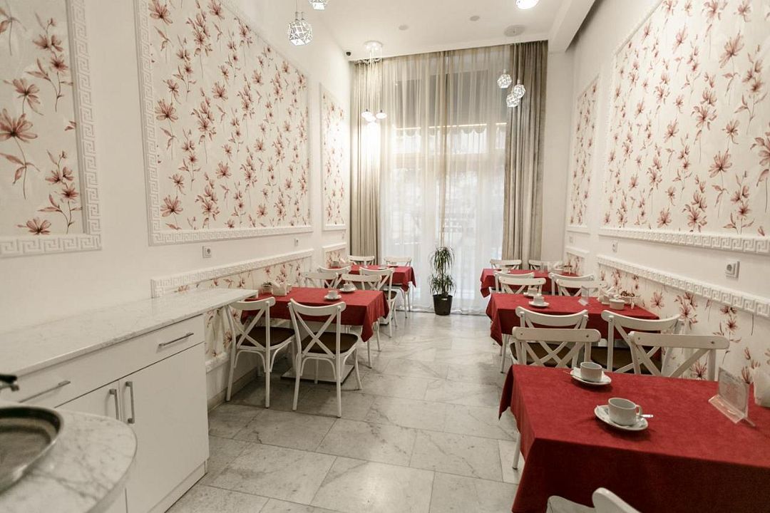 Обеденная зона | Deluxe City Hotel, Бакинский экономический округ