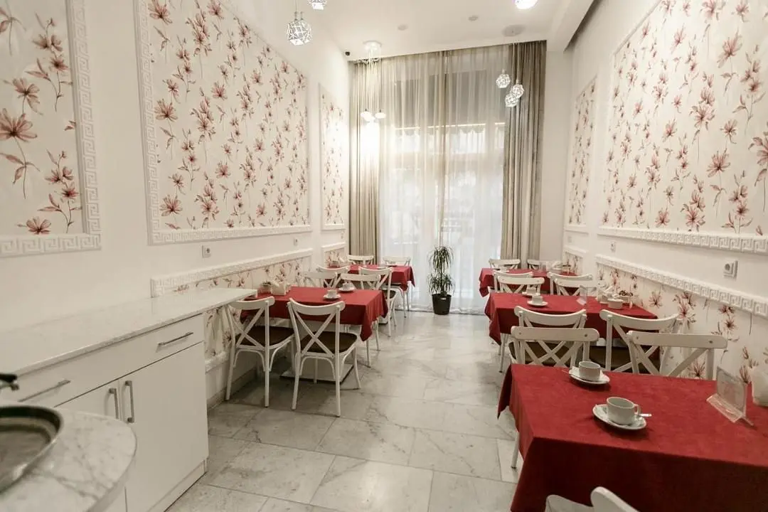 Обеденная зона | Deluxe City Hotel, Бакинский экономический округ