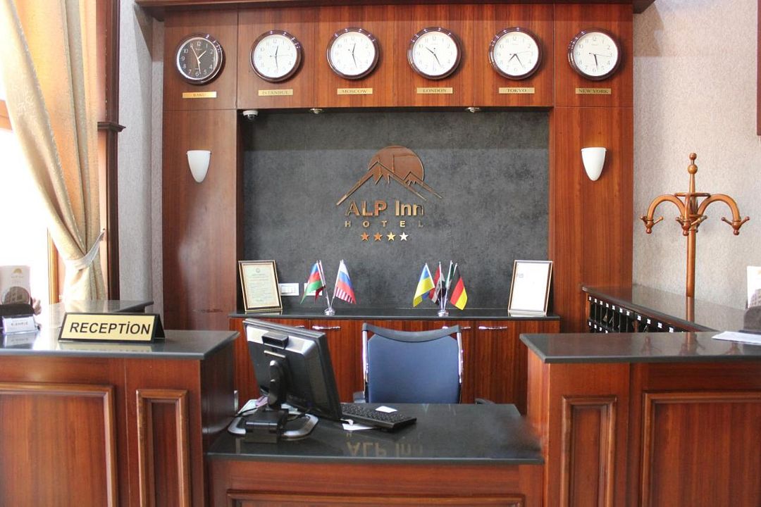 Ресепшн | Alp Inn, Бакинский экономический округ