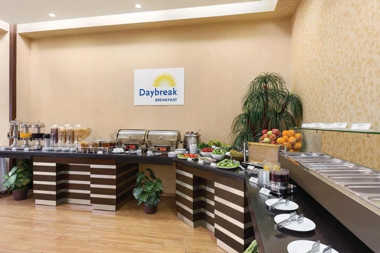 Обеденная зона | Days Hotel Baku, Бакинский экономический округ