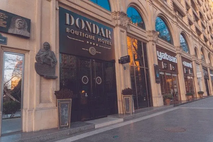 Фасад | Dondar Hotel Baku, Бакинский экономический округ