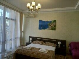Комфорт 2-местный 1-комнатный с балконом и боковым видом на море, Отель VK Hotel Royal, Алушта