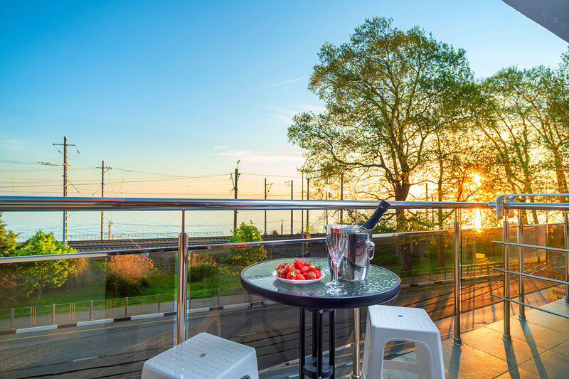 Делюкс 2-местный (c балконом и видом на Черное море)