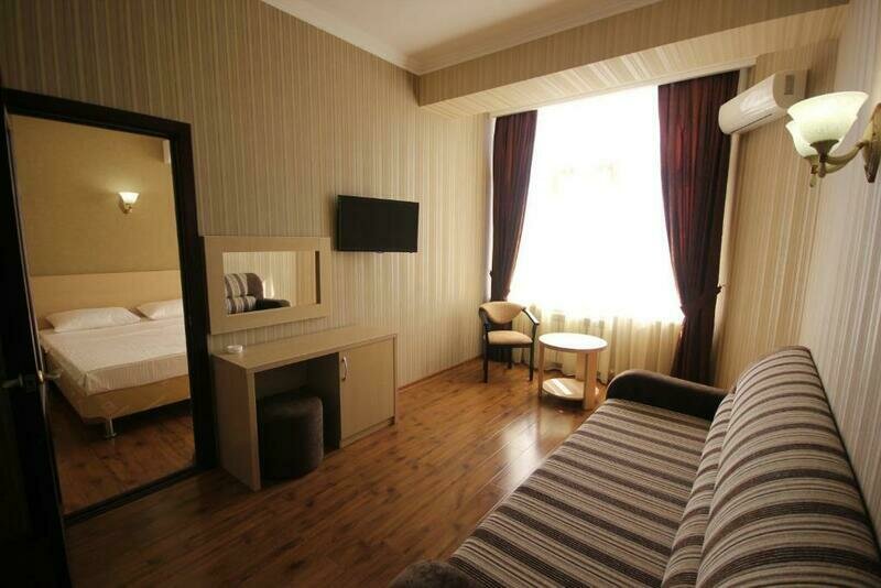 Люкс 3-местный 2-комнатный (с кухней)