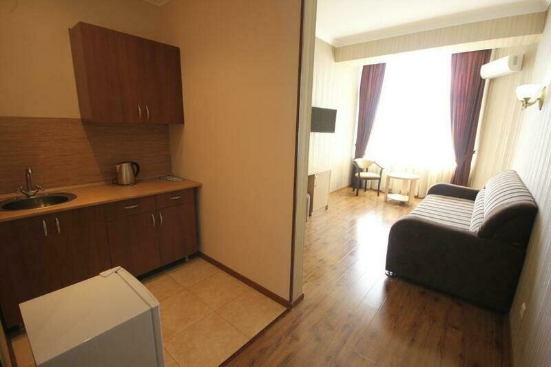 Люкс 3-местный 2-комнатный (с кухней)